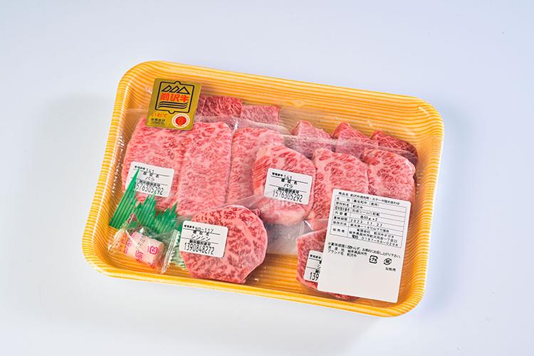 【送料込】[岩手]㈲前沢牛オガタ 前沢牛焼肉用・ステーキ詰め合わせの商品画像 (2)